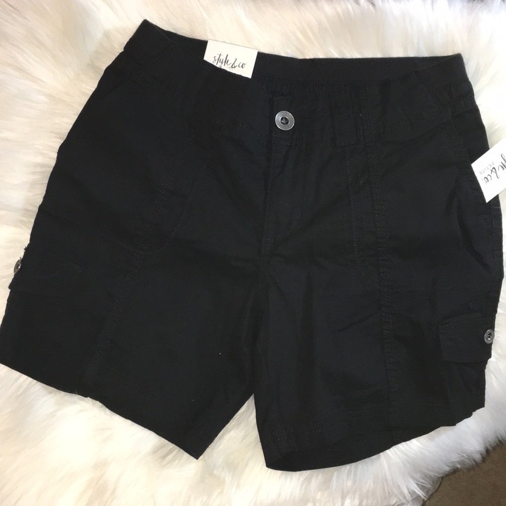 NWT Style & Co. Women’s Black Zig Zag Cargo Shorts - Picture 2 of 4
